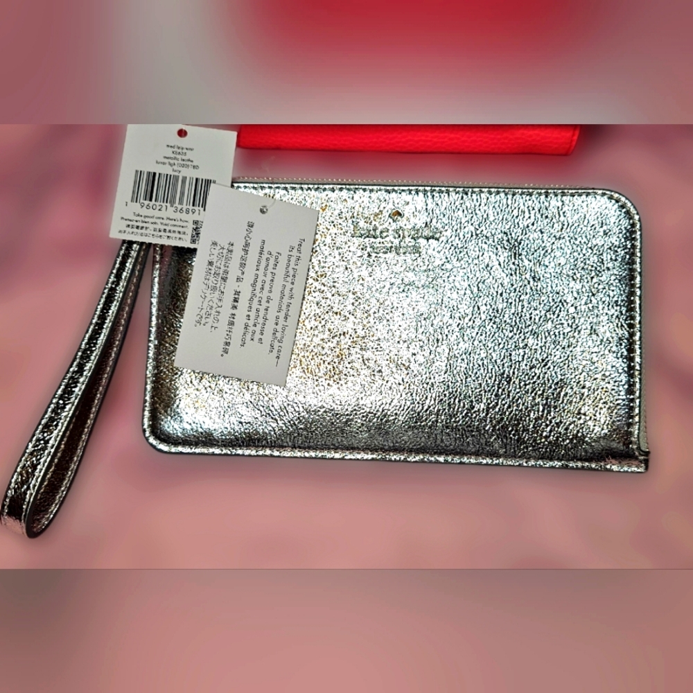 NWT Kate Spade ♠️ Lucy Metallic  Silver Leather Medium L Zip Wristlet